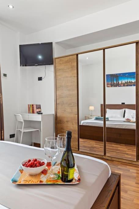 Bamboo Ultra Central Apartment Bucharest Exterior photo